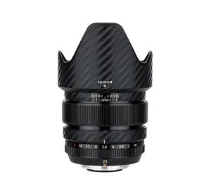  Kiwifotos Skin f&ouml;r Fujifilm XF 23mm f/1.4 R - Svart kolfiberfilm