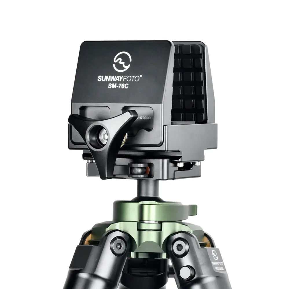  Sunwayfoto SM-76C Saddle Mount – tukeva kiinnike Arca-Swiss-jalustalle
