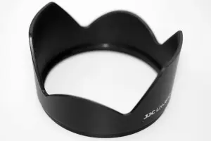  Motljusskydd f&ouml;r Olympus 14-42mm f/3.5-5.6 Zuiko ED (LH-J61C)